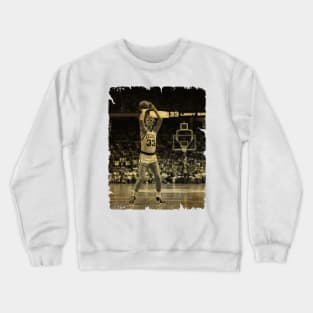 Larry Bird - Vintage Design Of Basketball Crewneck Sweatshirt